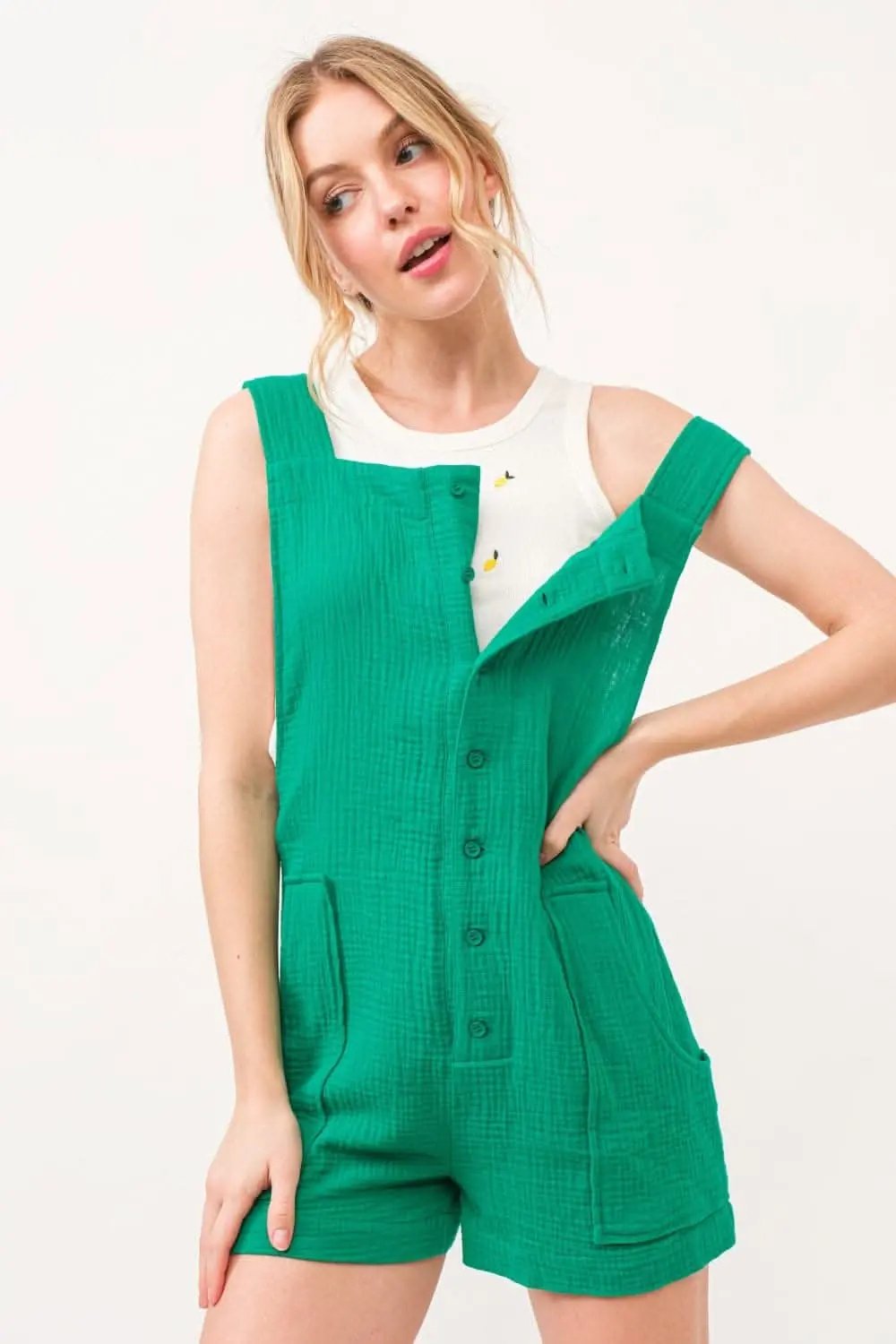 Trendsi Sleeveless Romper Button Up Tie Back — Emerald Green Casual Wear