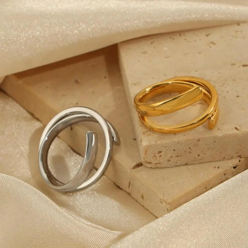 T-Shirts Trendsi Gold-plated titanium steel ring