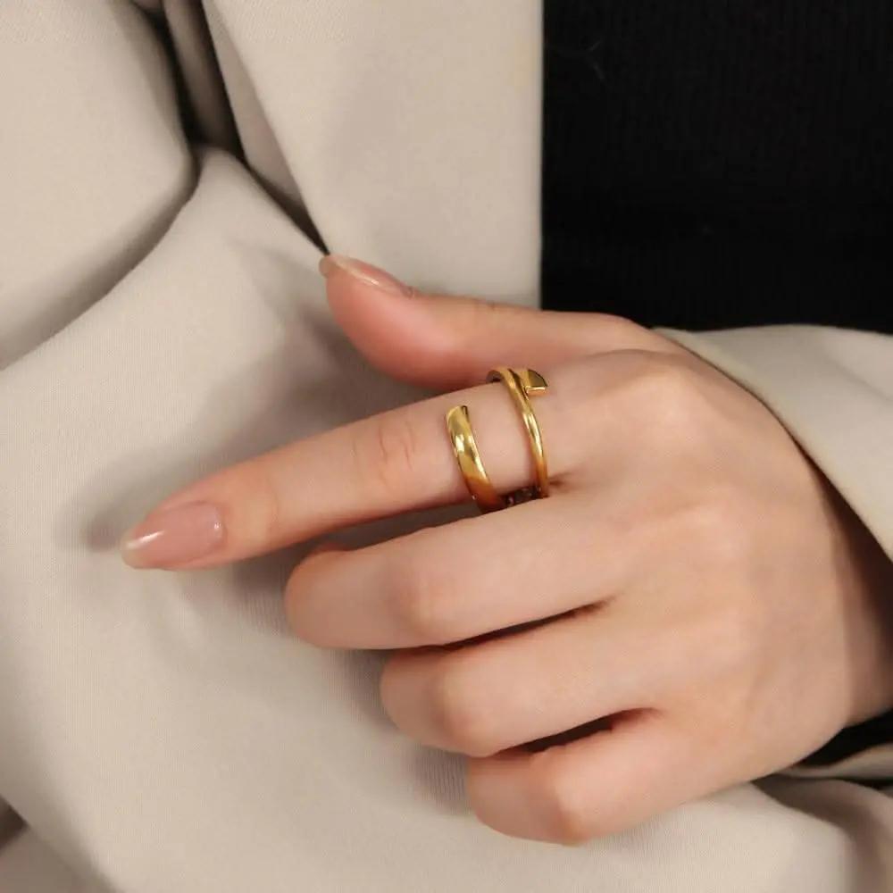 T-Shirts Trendsi Gold-plated titanium steel ring