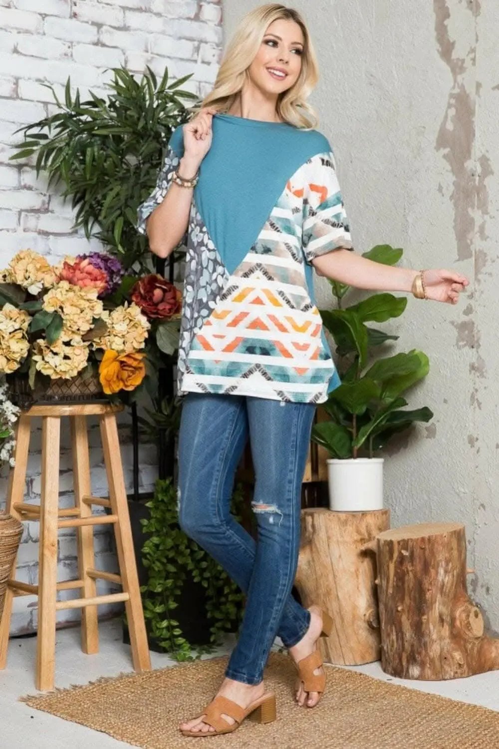 Shorts Love Salve Plus Size Color Block Tee Women's Everyday Top - Comfy & Stylish