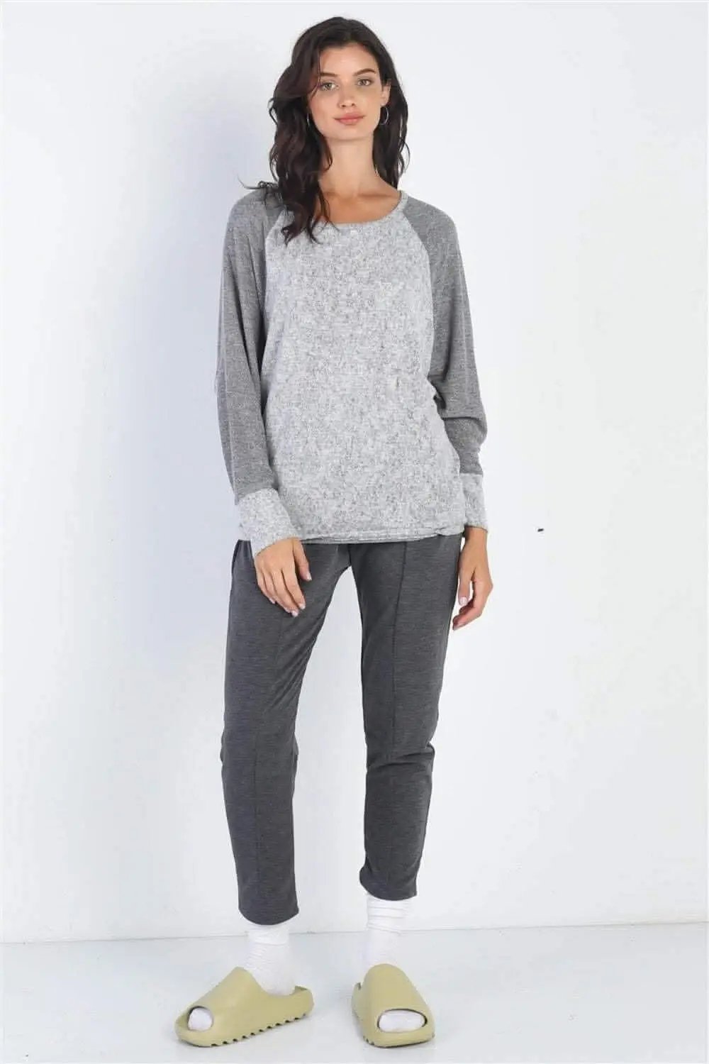Women's Long Sleeve T-Shirt Everyday Long Sleeve Tee - Soft & Comfy - Women's Heather Grey